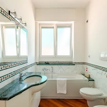 Apartment Joivy Stylish Flat Terrace Genoa
