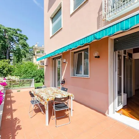 Apartment Joivy Stylish Flat Terrace Genoa